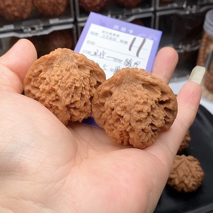 且***。把件文玩核桃满天星