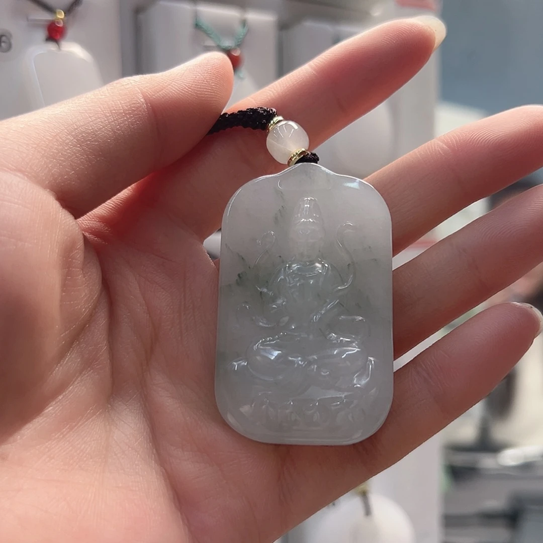 小***谢石英质玉（非洲翠）合金颈饰