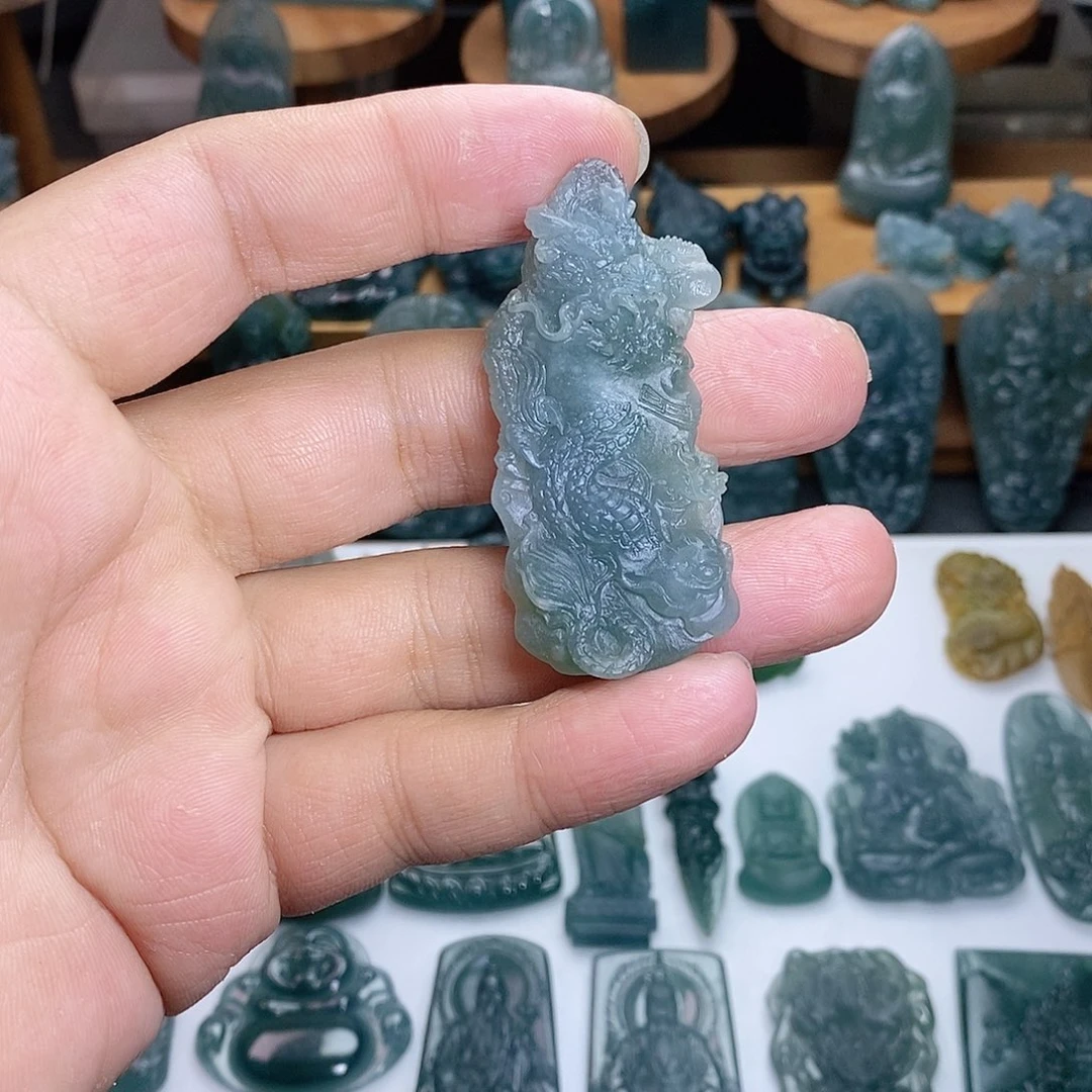 定制翡翠未镶嵌龙柱