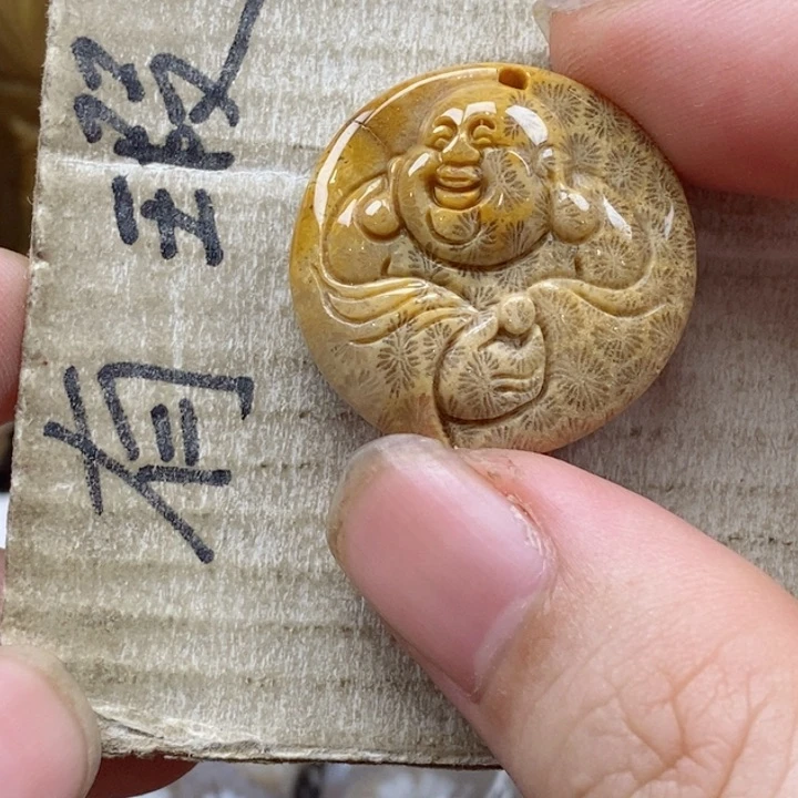颈饰未镶嵌硅化珊瑚（珊瑚玉）隨*小
