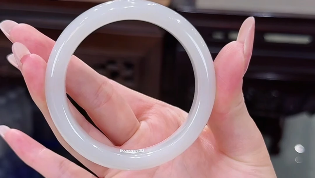 精品和田玉手镯 烟紫 56