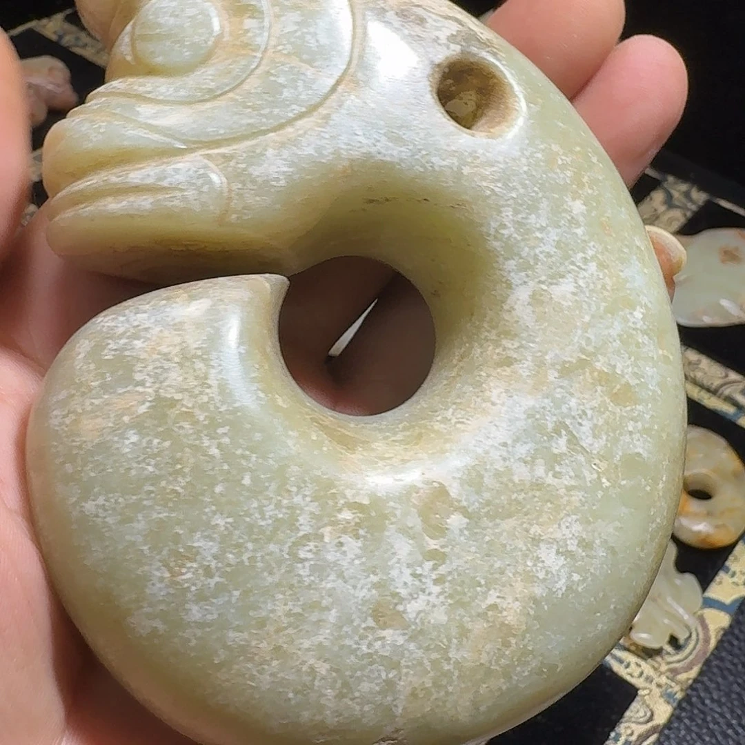 东***春手工艺品琉璃玉摆件猪笼器型