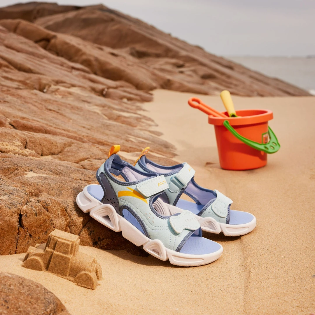 安踏儿童男大童沙滩鞋2025夏季新款防滑青少年时尚休闲露趾凉鞋潮