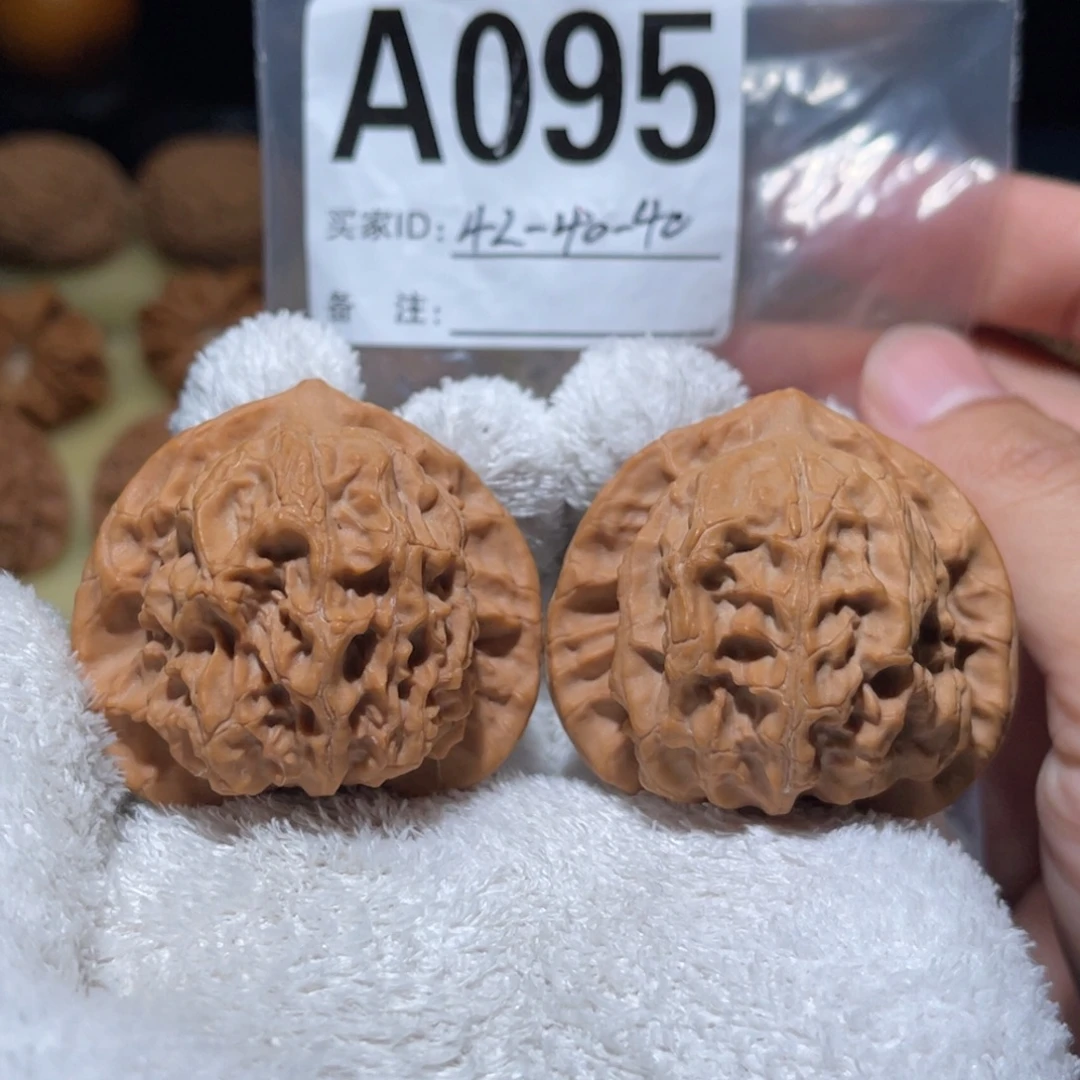 文玩核桃把件蓟县梨木台