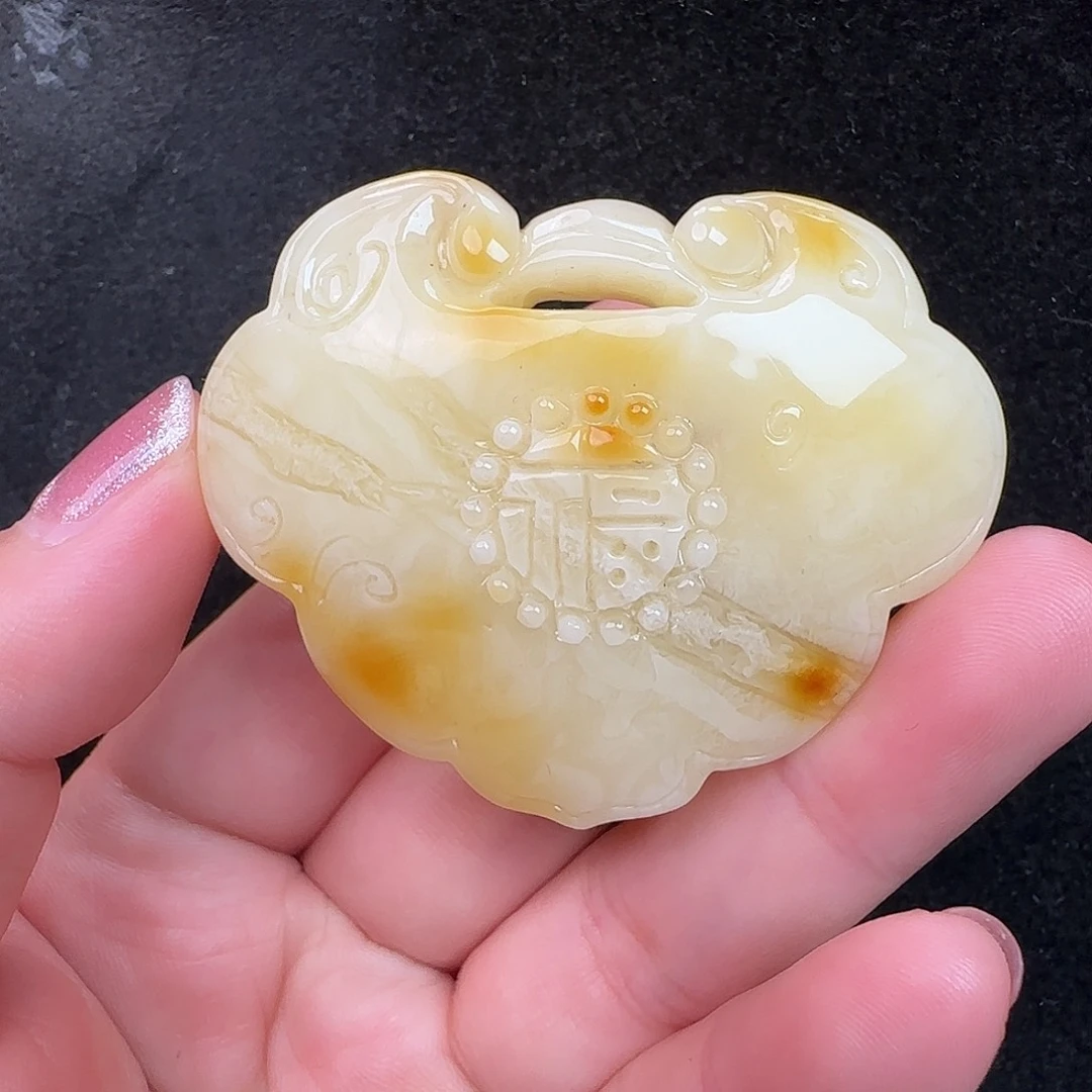 蜜蜡未镶嵌珠宝奇石