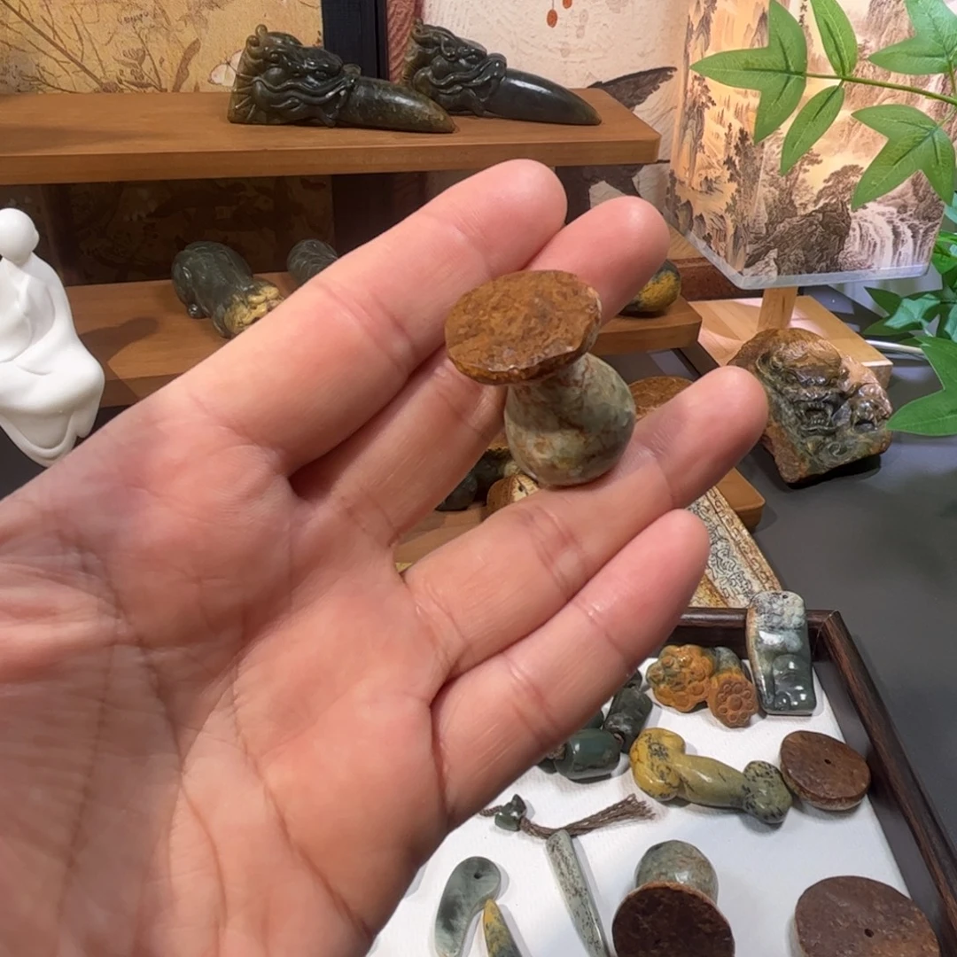 岫岩河磨玉（透闪石质玉）未镶嵌颈饰