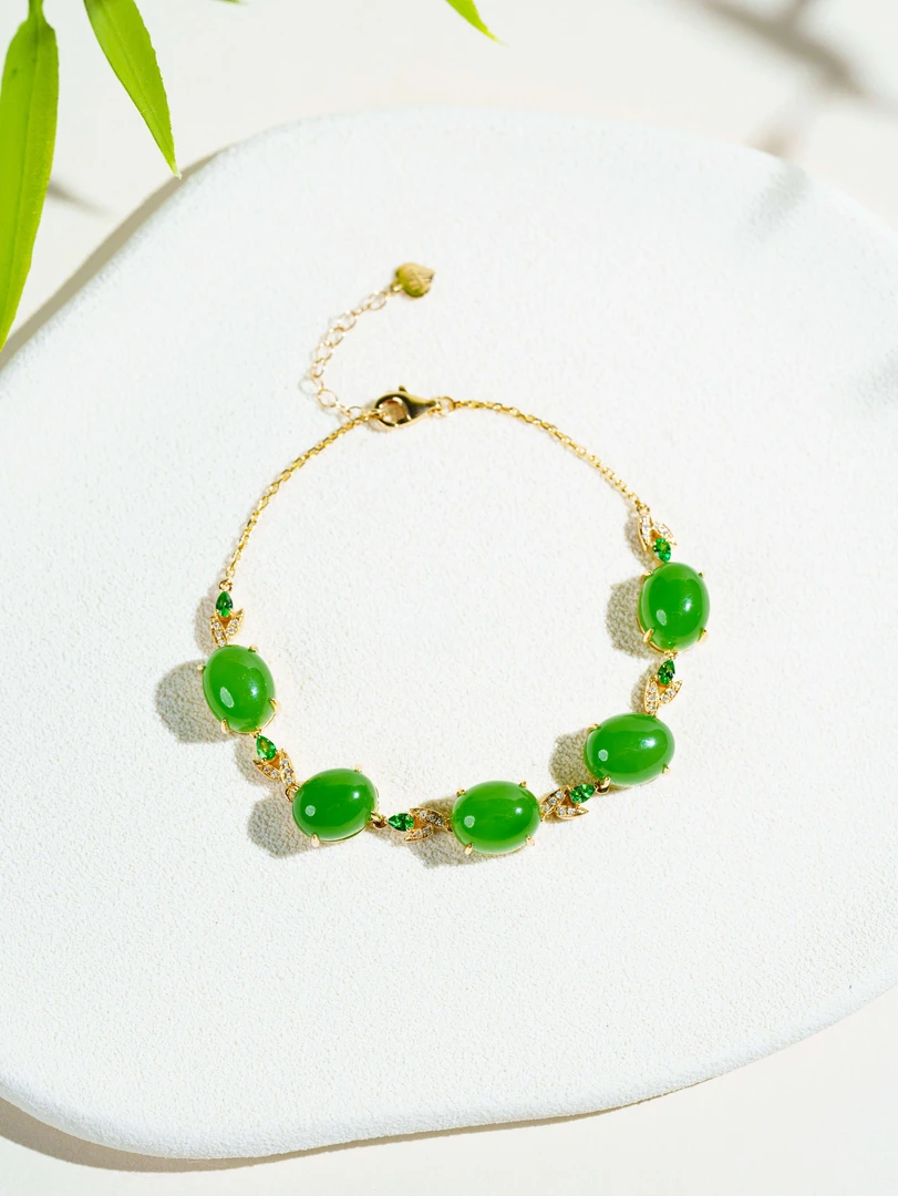 【典藏果绿】18K金苹果绿和田玉蛋面手链D3915