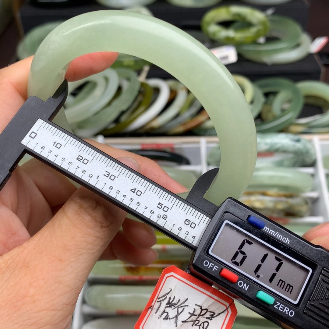 未镶嵌蛇纹石玉手镯847