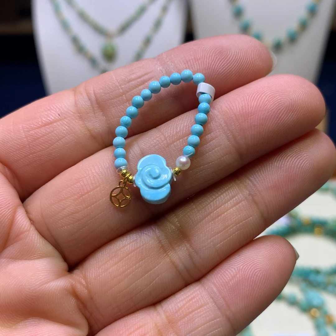 绿松石18K金镶嵌戒指