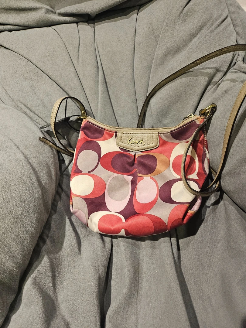 蔻蔻斜跨包包特惠款专拍