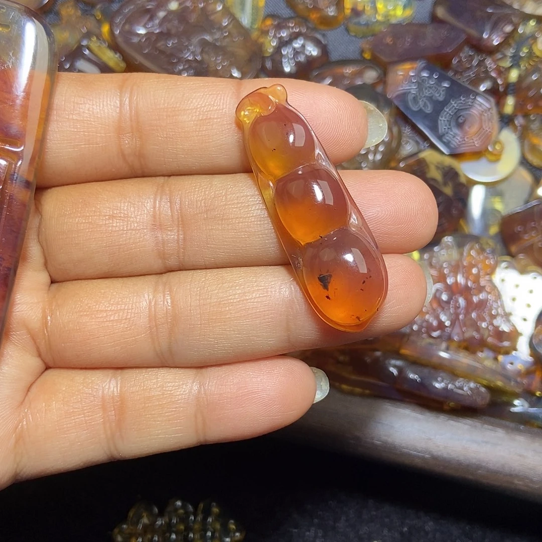 螺***辣琥珀未镶嵌颈饰缅甸天然琥珀吊坠