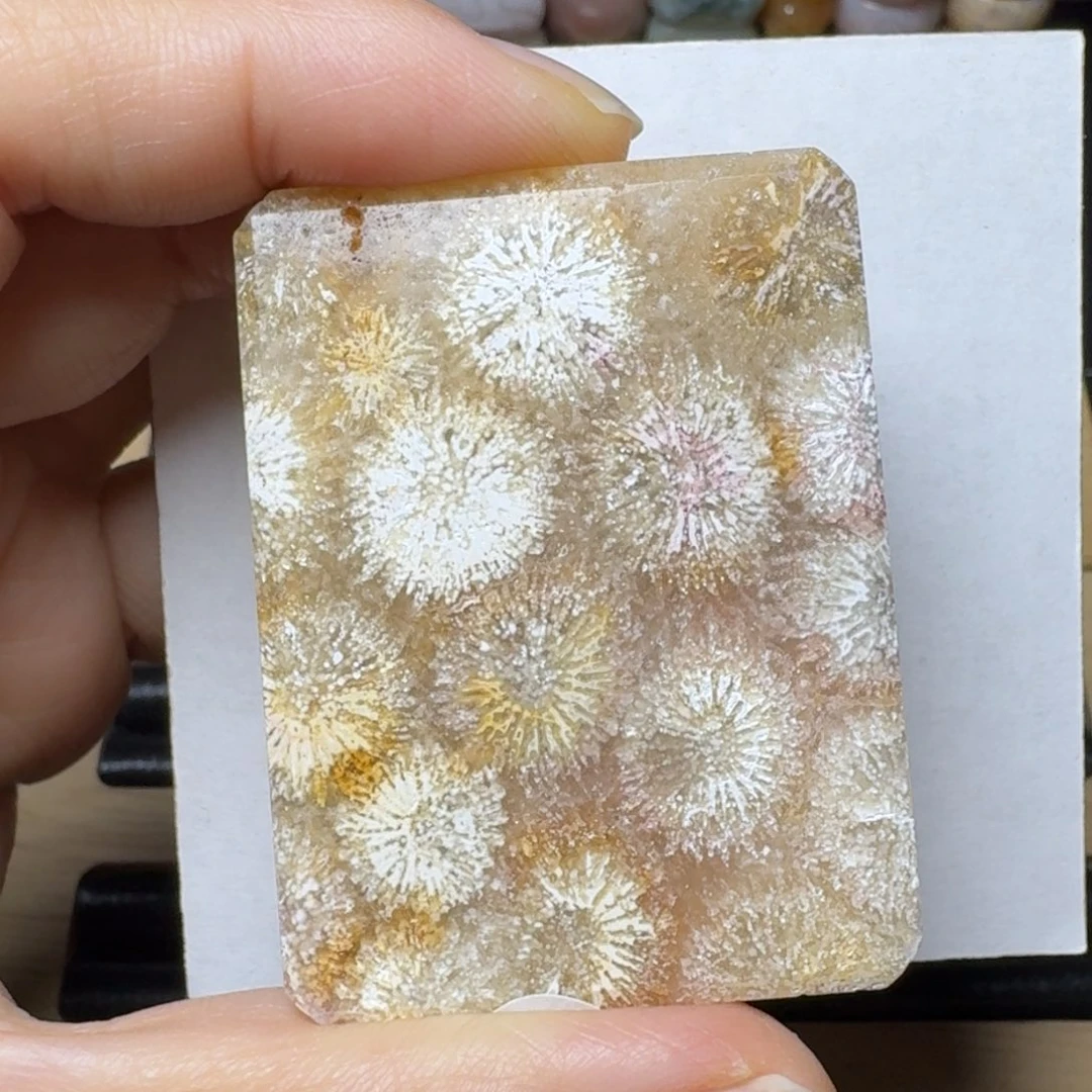 硅化玉节日烟花，黄粉带皮水 晶花未镶嵌