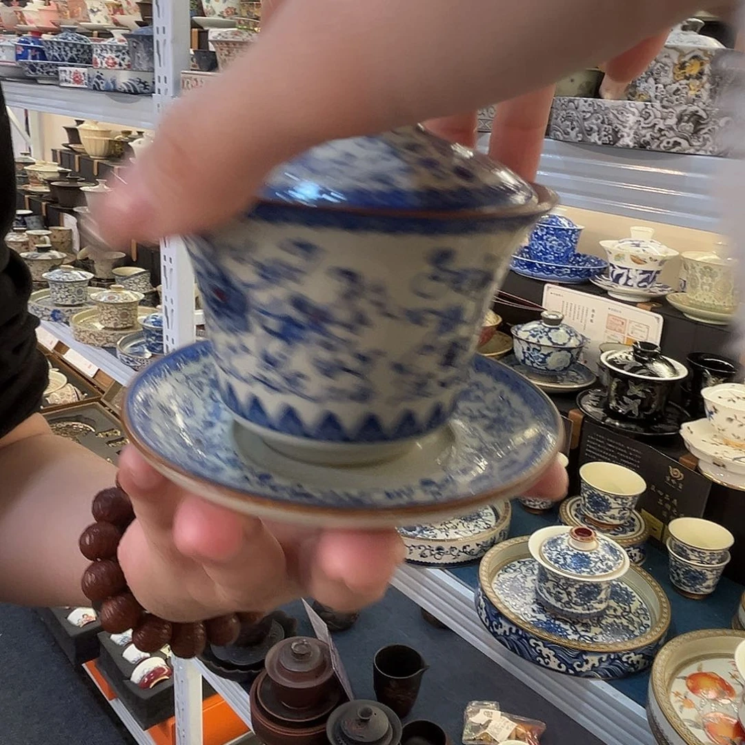 这些盖碗很漂亮！！！