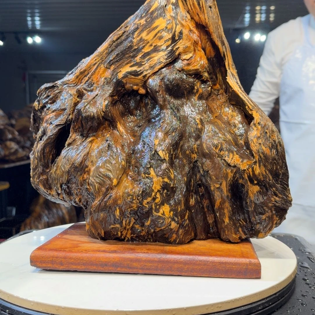 木***人木王一刀琥珀木摆件88