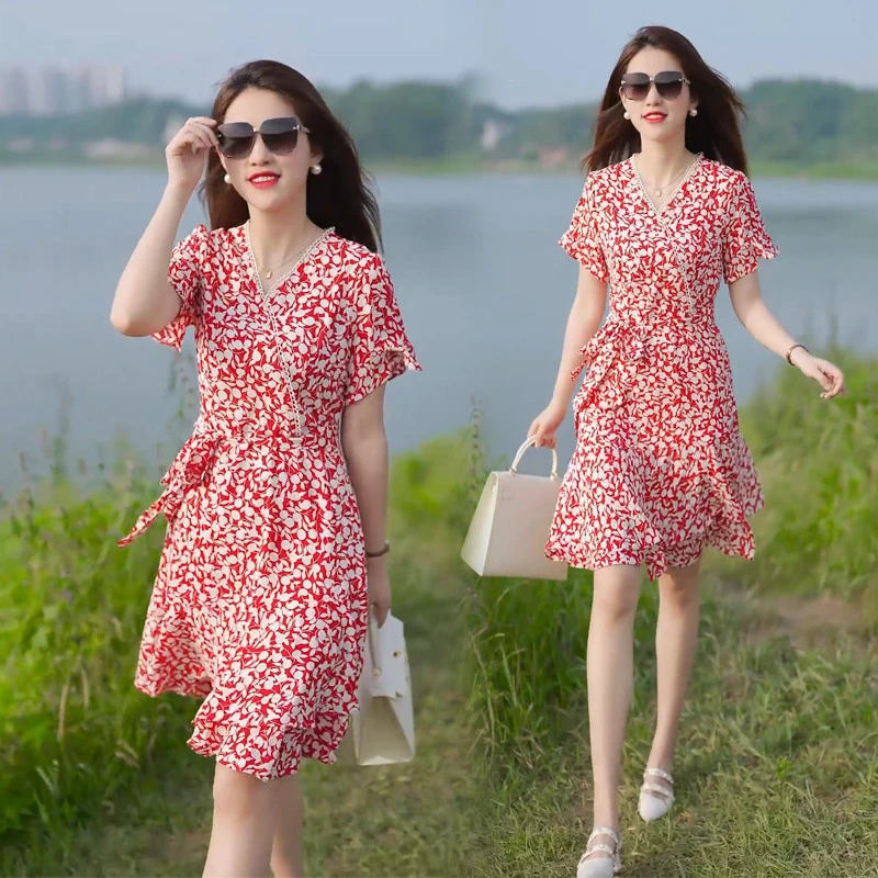 时尚洋气小个子碎花连衣裙女夏季新款气质领遮肚子显瘦雪纺裙子