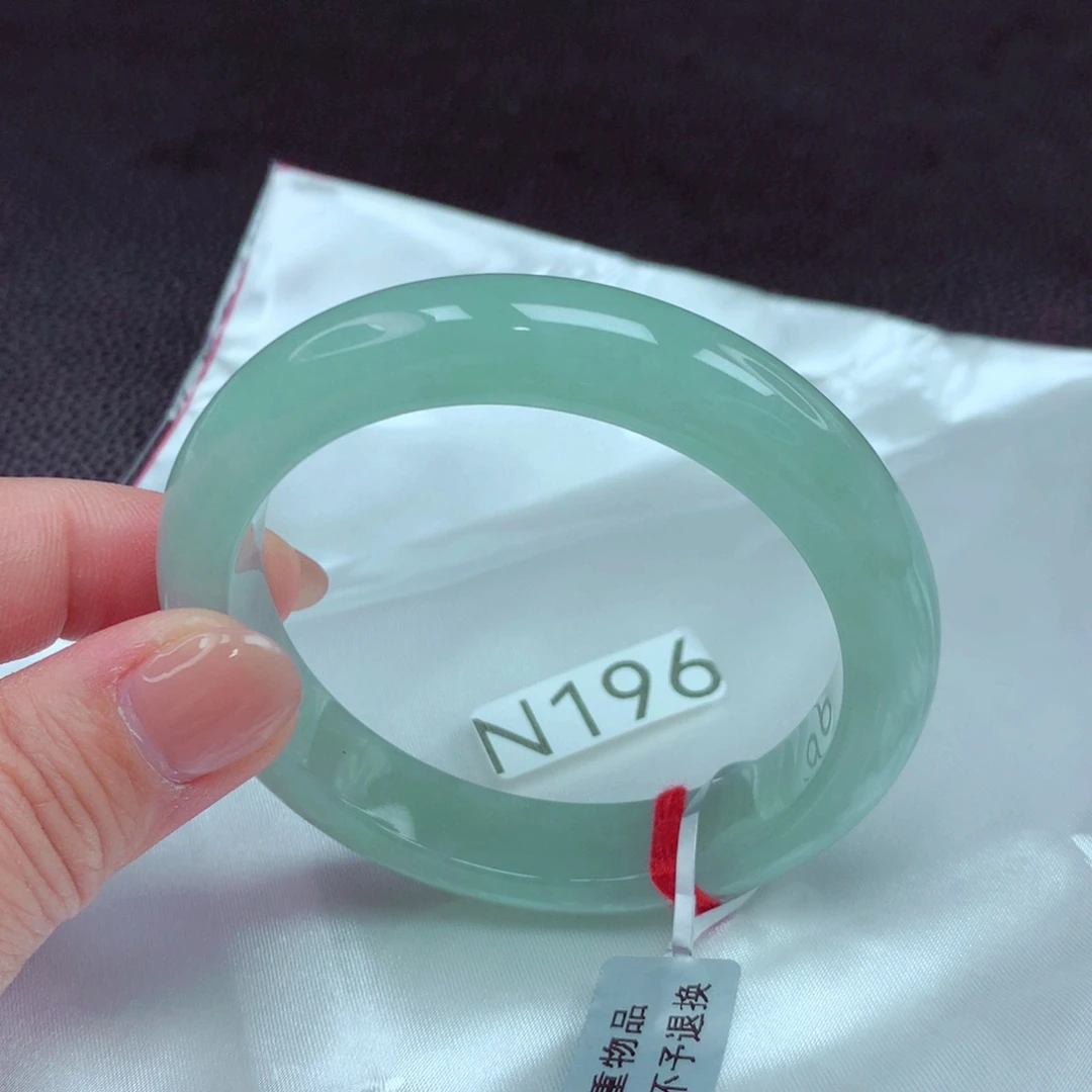 翡翠手镯未镶嵌手镯88