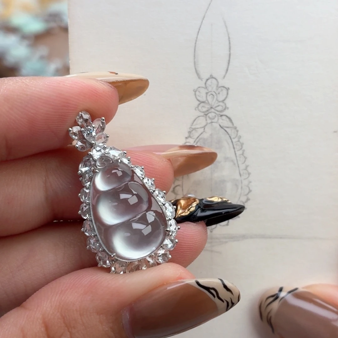 翡翠18K金镶嵌颈饰豆子