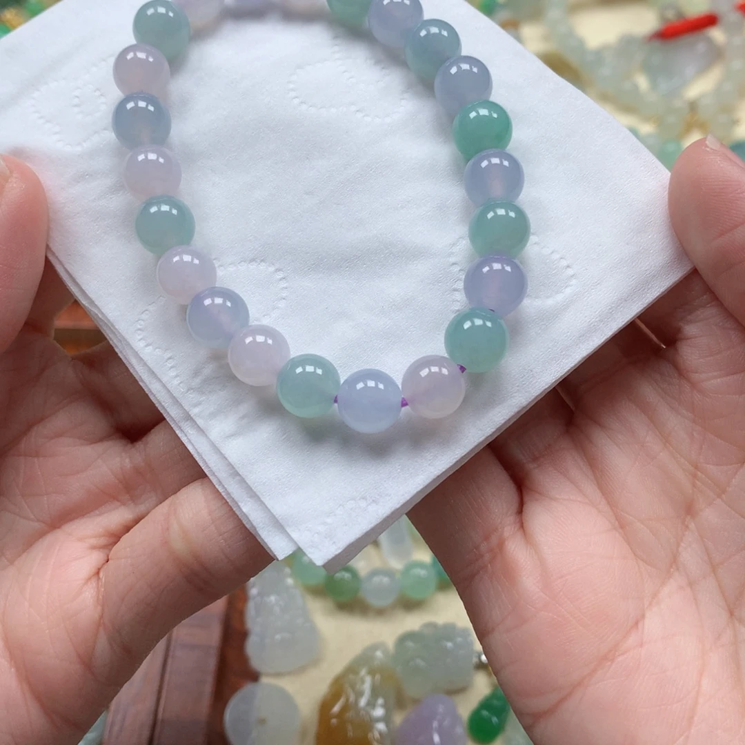 翡翠未镶嵌颈饰是