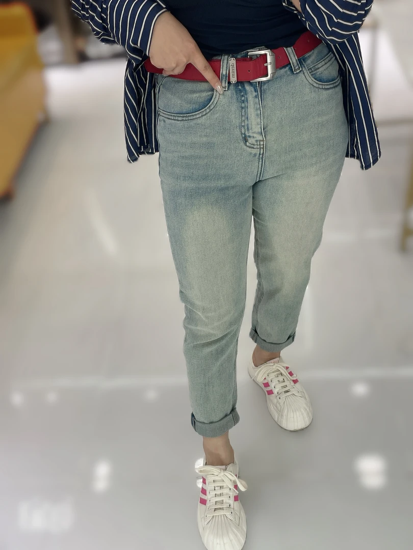 女士宽松高腰直筒显瘦阔腿刺绣牛仔裤百搭时尚