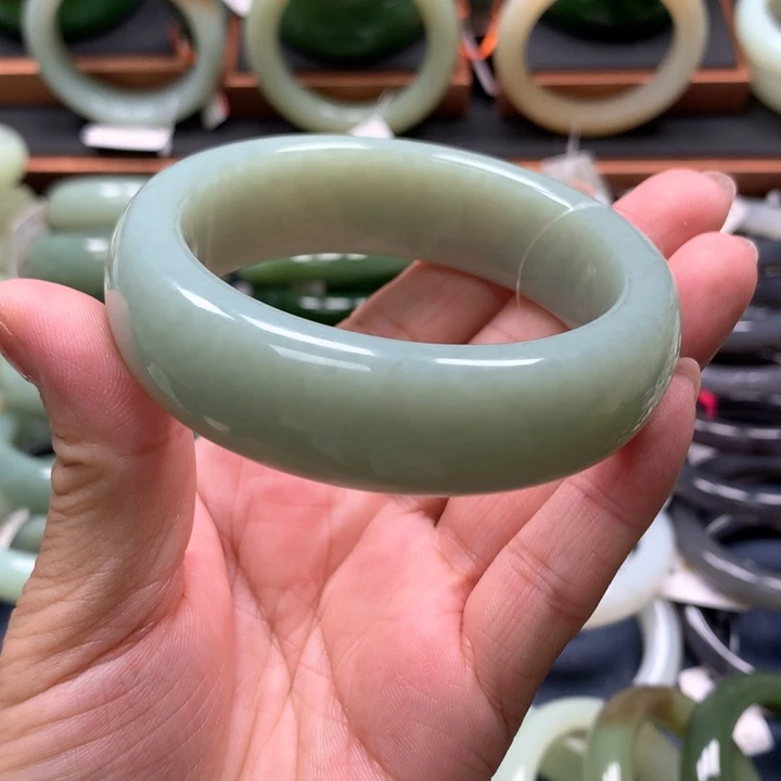 【闪购商品】未镶嵌手镯和田玉