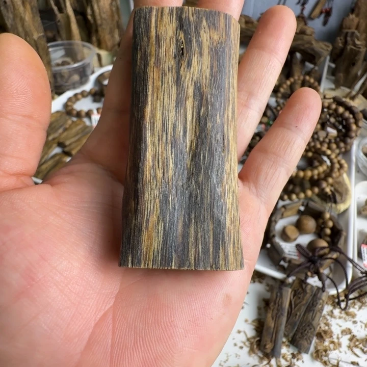 青***云沉香沉香碎屑奇楠沉香19.8克重平安无事牌牌一个