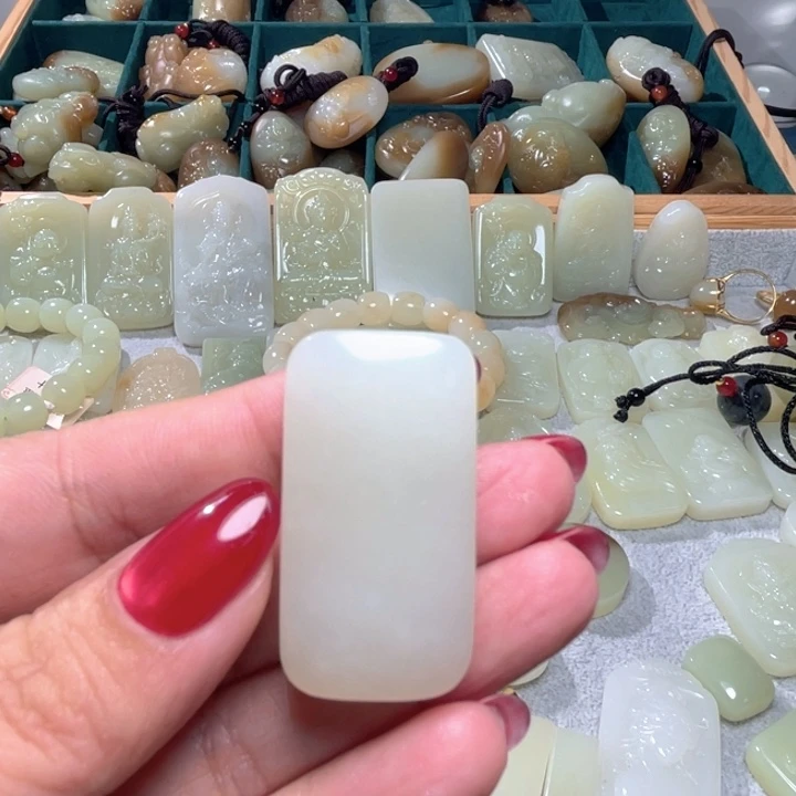 未镶嵌和田玉（糖玉）珠宝半成品