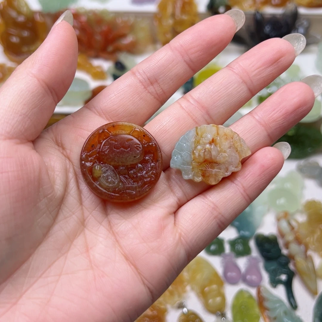 鱼***鱼蛇纹石玉未镶嵌颈饰