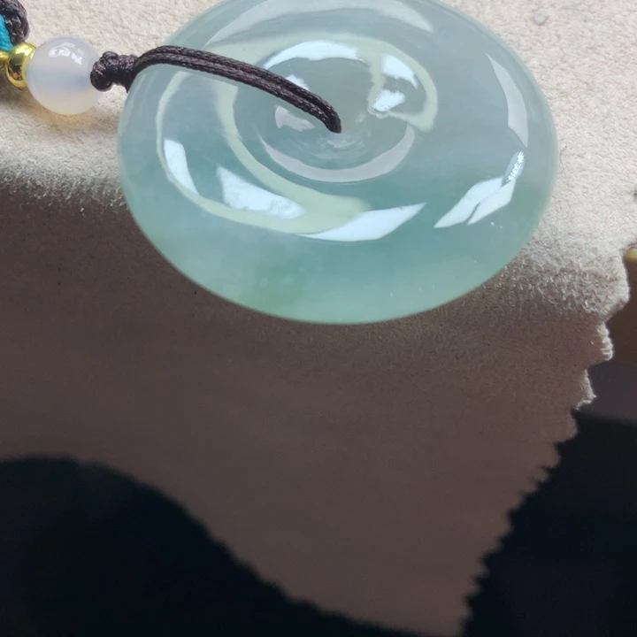 翡翠颈饰未镶嵌吊坠