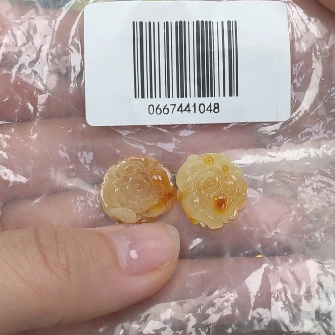 琥珀未镶嵌珠宝奇石一对