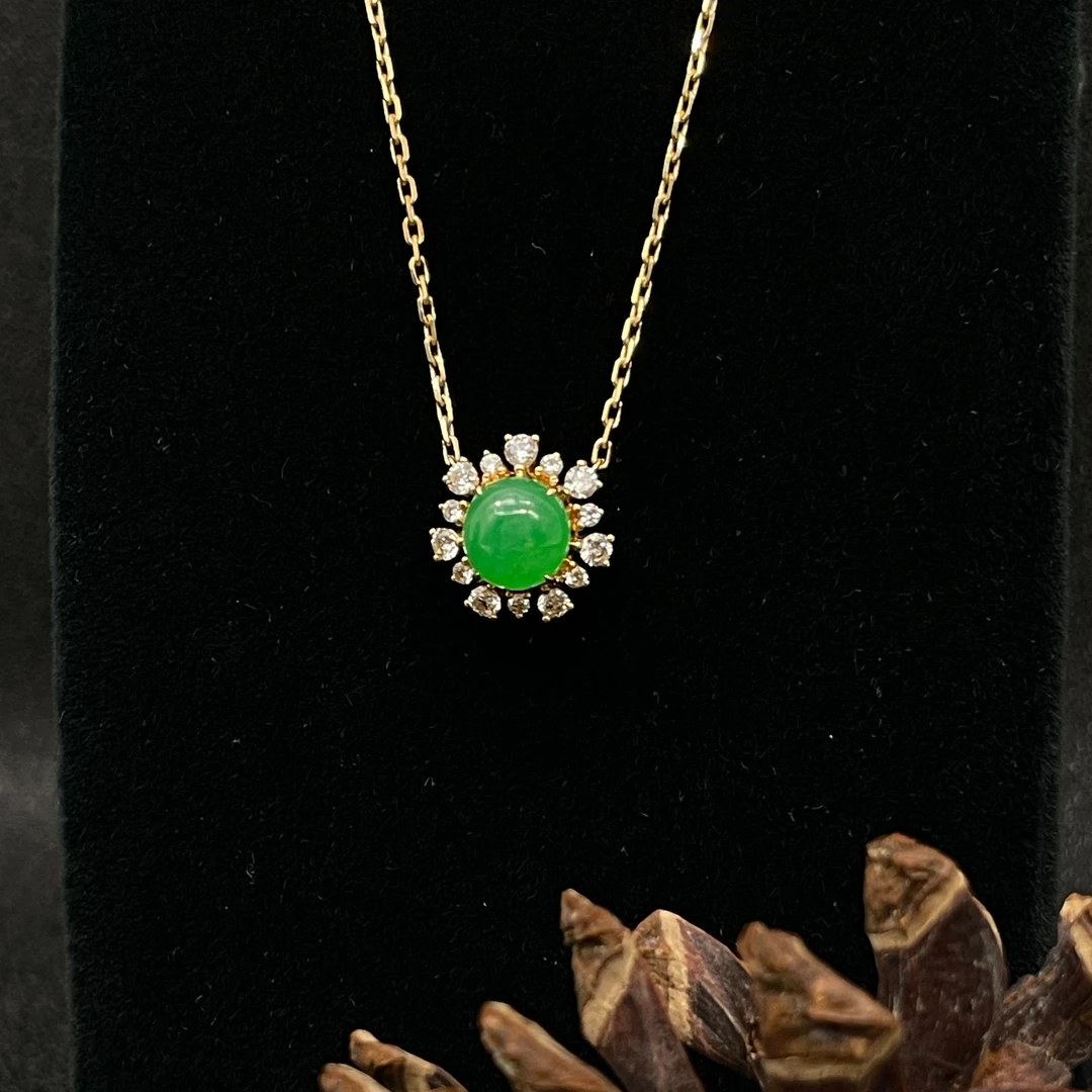 18k金翡翠坠绿色精致