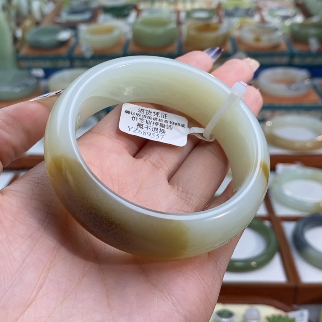 和田玉未镶嵌手镯且末糖白轮胎55/56