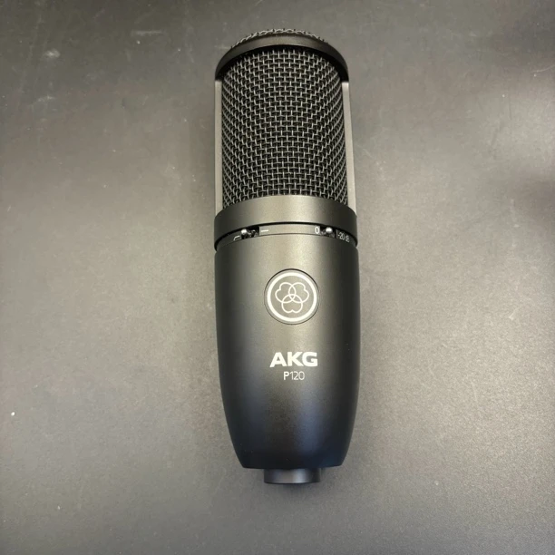 9新 AKG/爱科技 p120直播，有声读物麦克风，成色实拍，带防震架
