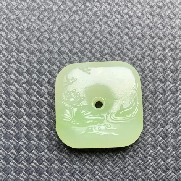 新品和田玉翠青荷花鱼四方扣