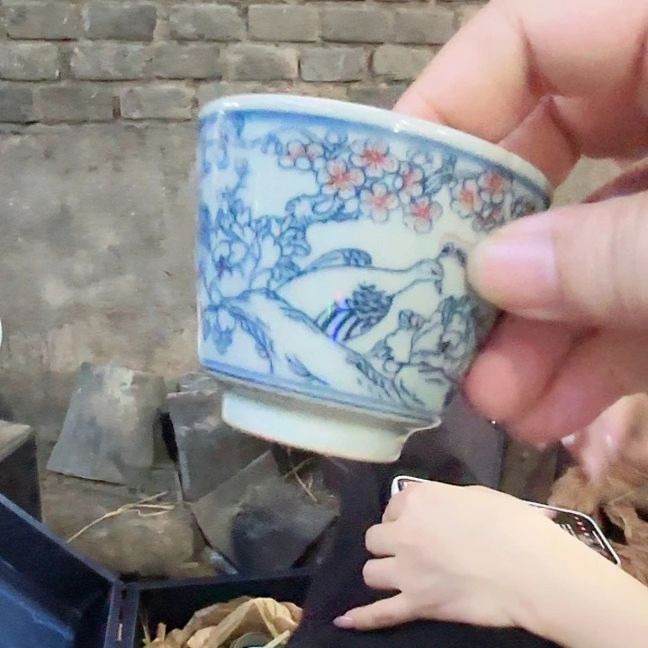 景德镇高温陶瓷孔雀杯