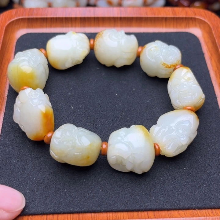 王***者和田玉未镶嵌手链