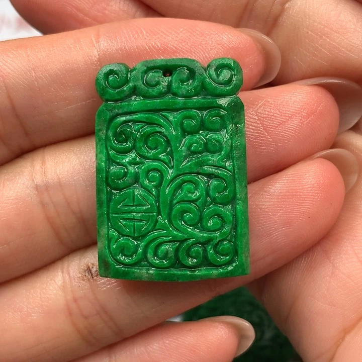 定制翡翠未镶嵌小*?翡翠