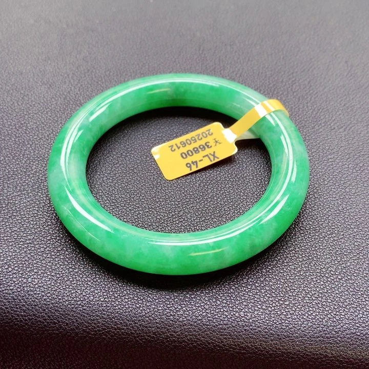 新***宝翡翠手镯未镶嵌翡翠