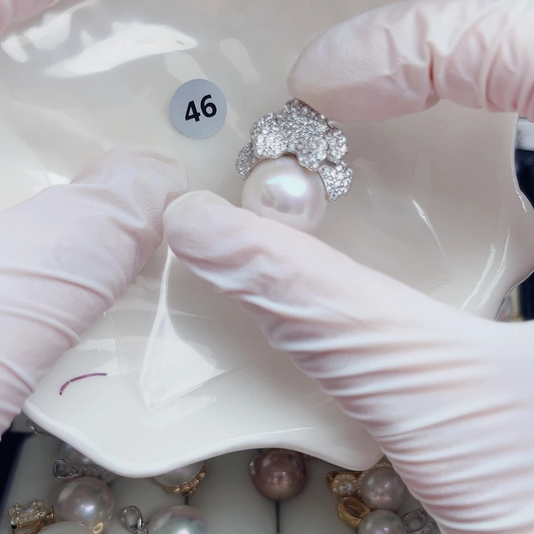 银S925镶嵌淡水珍珠耳饰