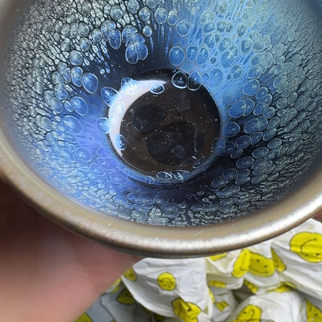 茶盏是因为套牢自己而导致