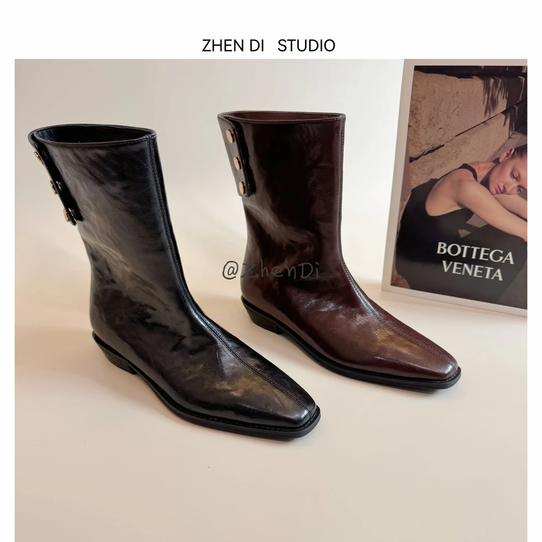 臻弟ZHENDI/秋冬新款英伦风女靴百搭复古粗跟小方头中筒靴TM51157
