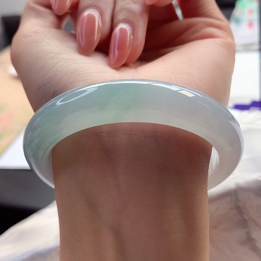 翡翠手镯未镶嵌55-56圈口对性价比超高