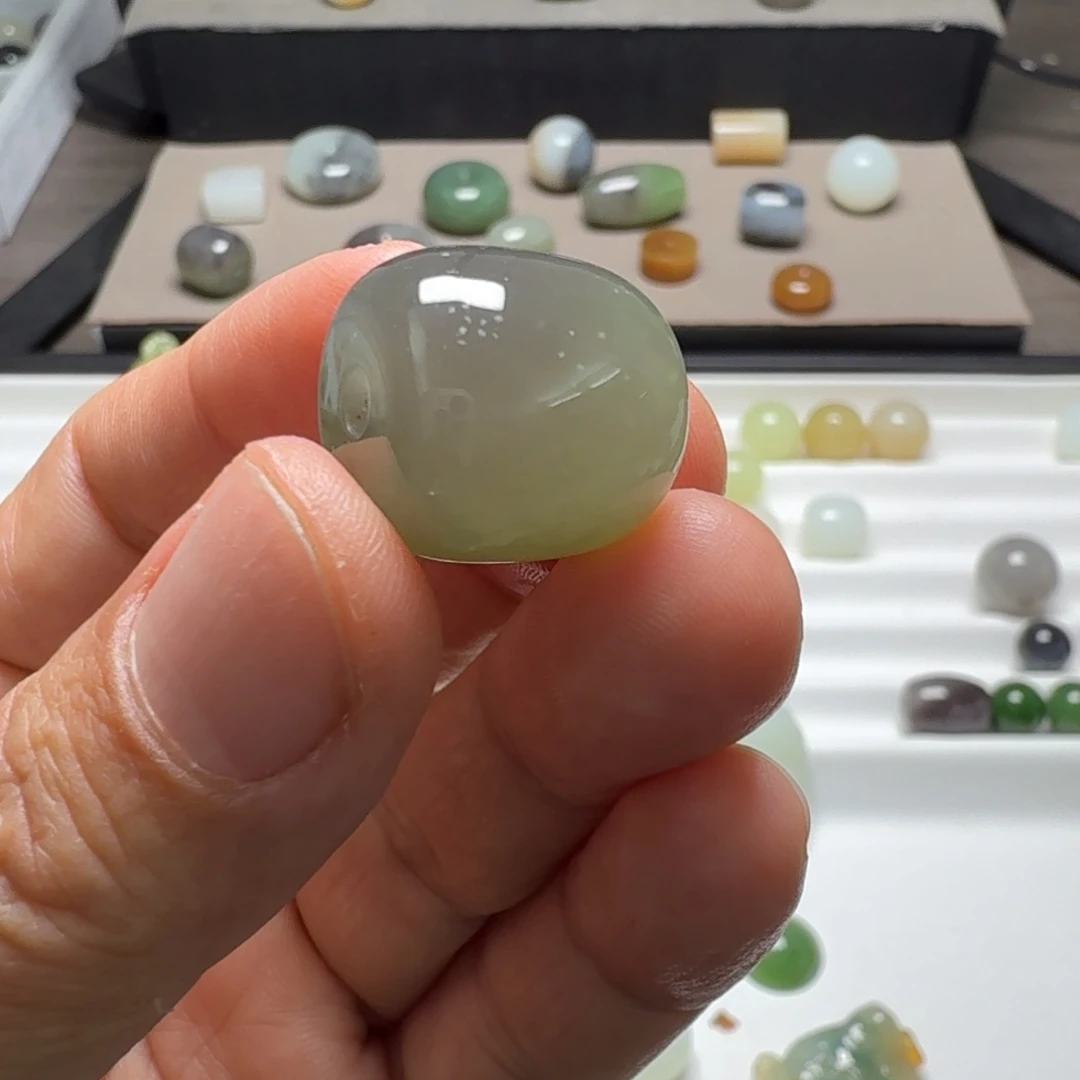 颈饰未镶嵌和田玉是**啊