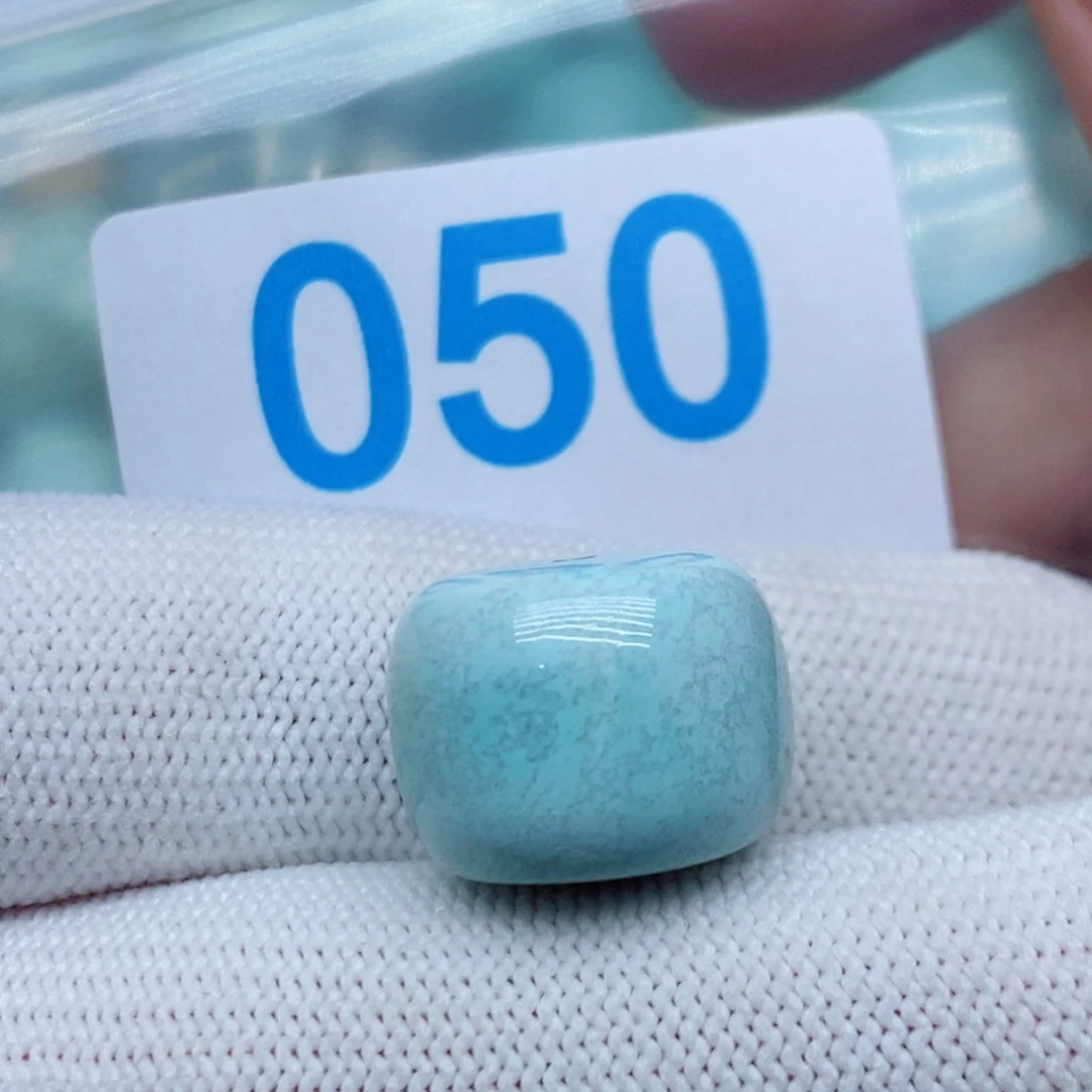 得***未镶嵌绿松石珠宝奇石