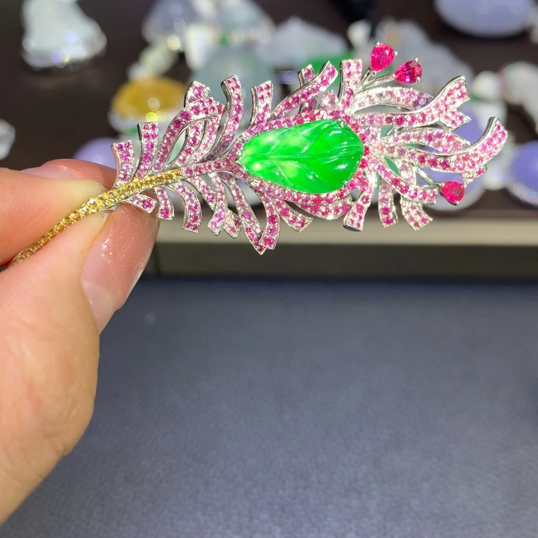 翡翠18K金镶嵌颈饰翡翠吊坠