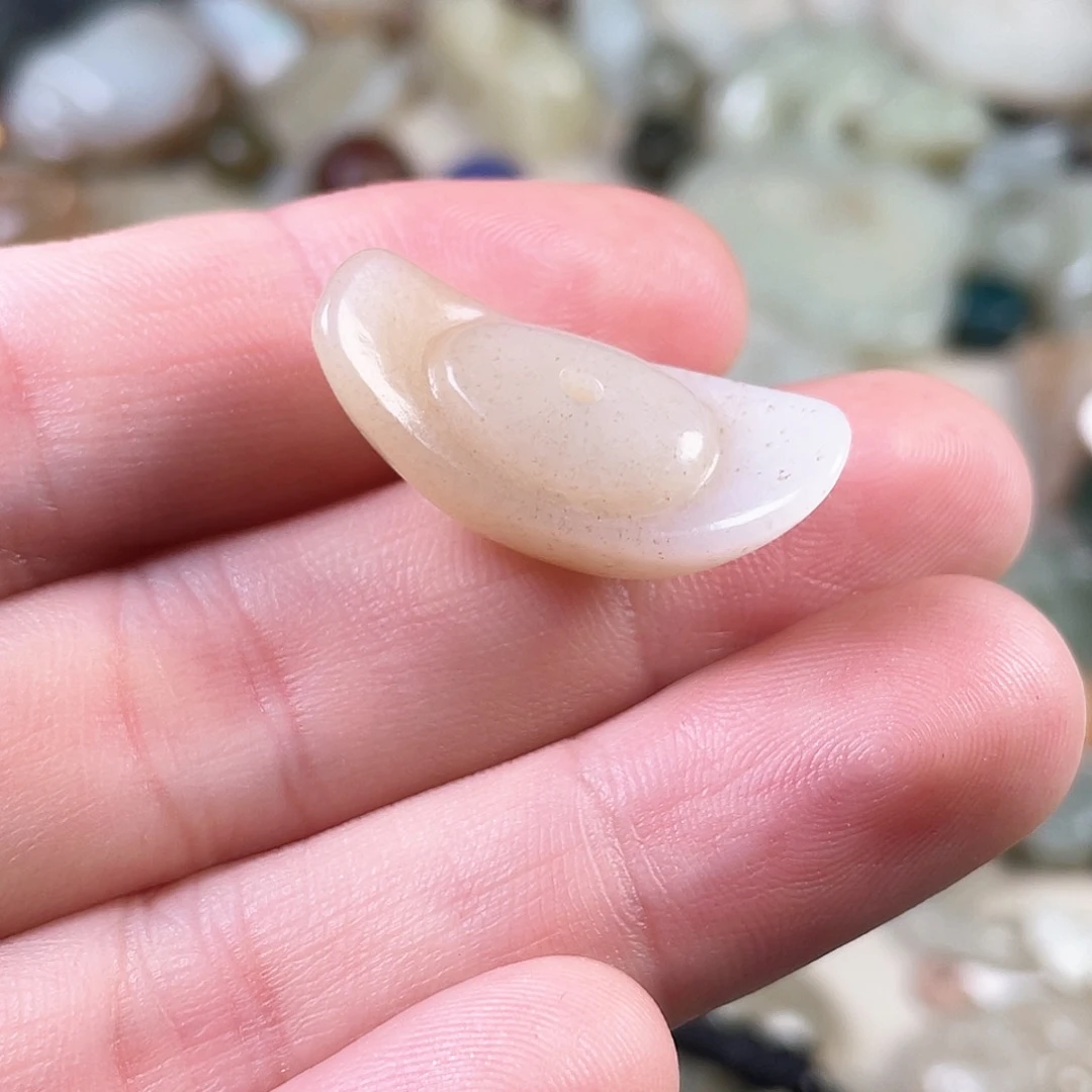 和田玉（糖玉）颈饰未镶嵌