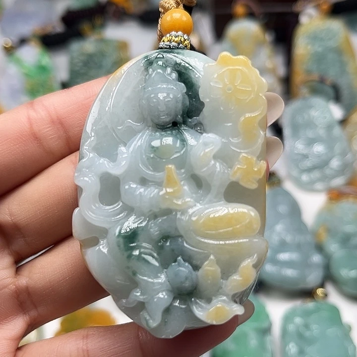 翡翠未镶嵌颈饰观音