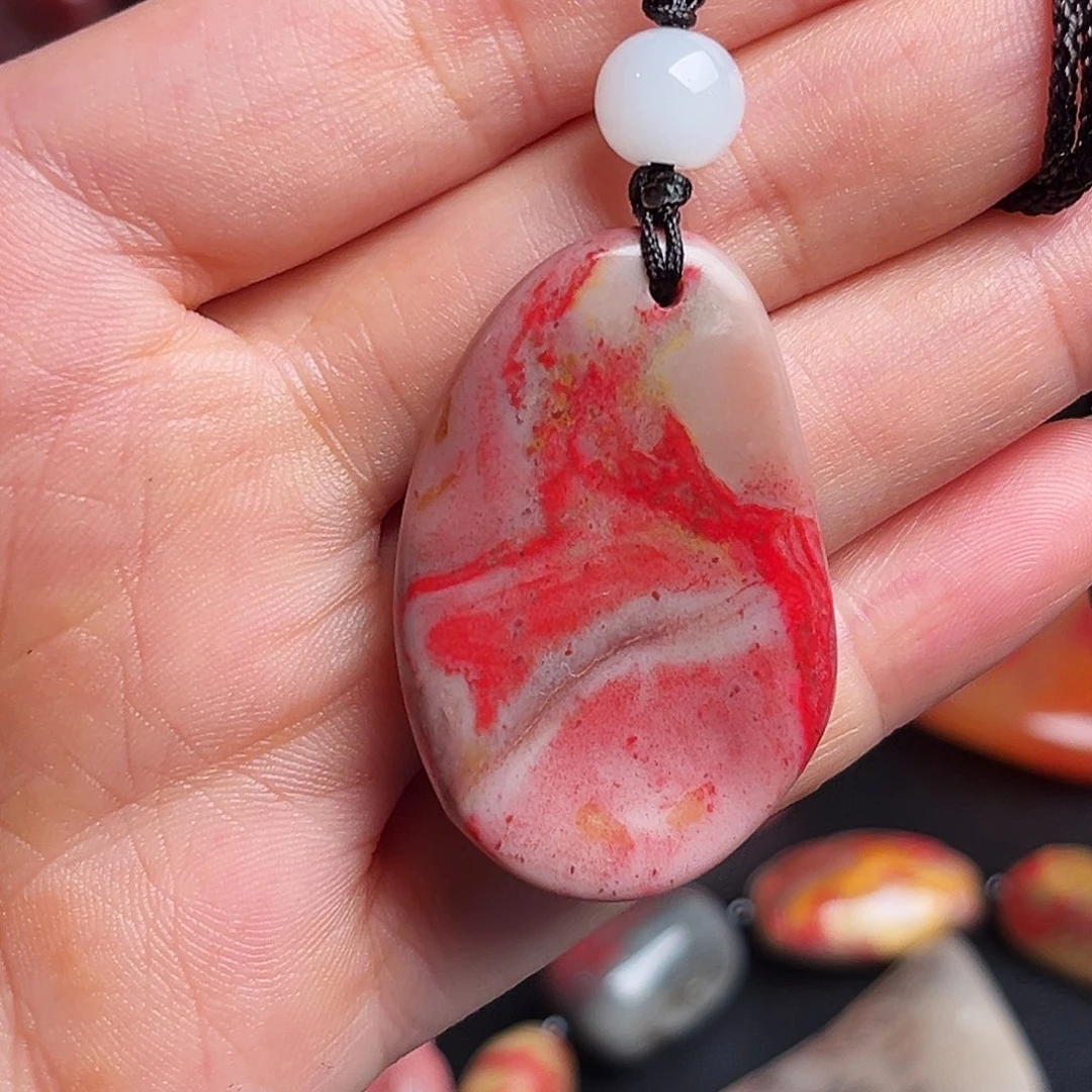 昌化石其他田黄鸡血石挂件