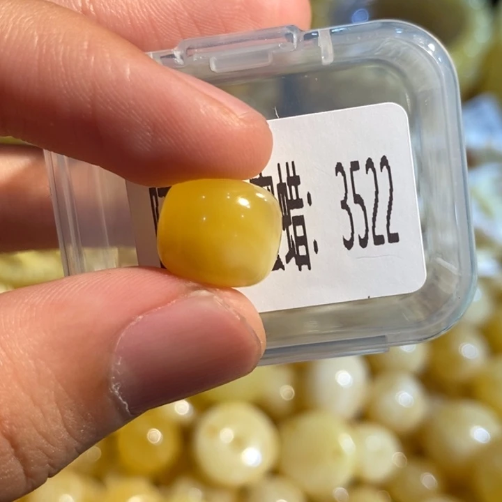 琥珀未镶嵌珠宝奇石3522