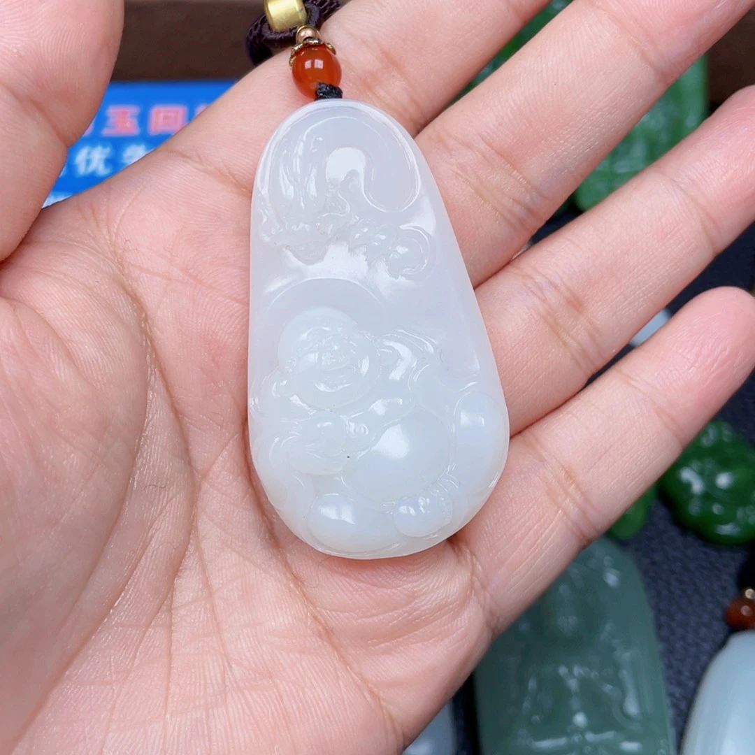 颈饰未镶嵌和田玉