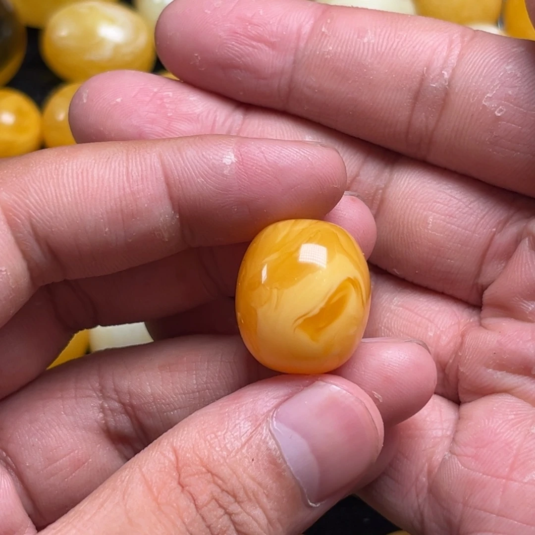 琥珀未镶嵌裸石蜜蜡焦皮鸡油红满蜡枣珠